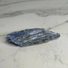 Load image into Gallery viewer, Raw Blue Kyanite Stone / Meditation Altar / Grounding Crystal / Psychic Abilities / Manifesting Stone / Dream Recall / Chakra Balancing
